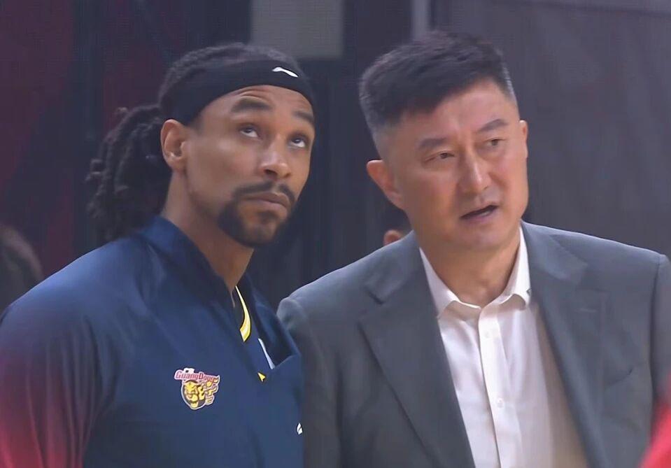 FB体育-广东男篮一大问题明显，杜锋培养球员被质疑，徐杰伤病恢复一般